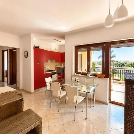 Lägenhet In A Complex With A Swimming Pool In Pizzo Casa Carrieri
