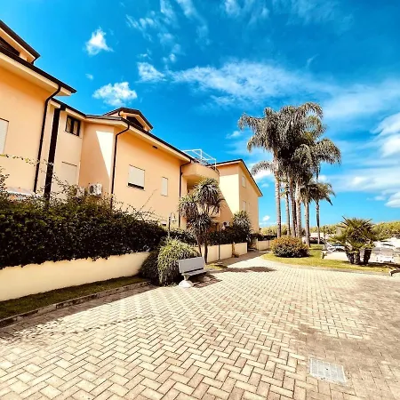 In A Complex With A Swimming Pool In Pizzo Casa Carrieri