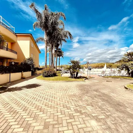 In A Complex With A Swimming Pool In Pizzo *